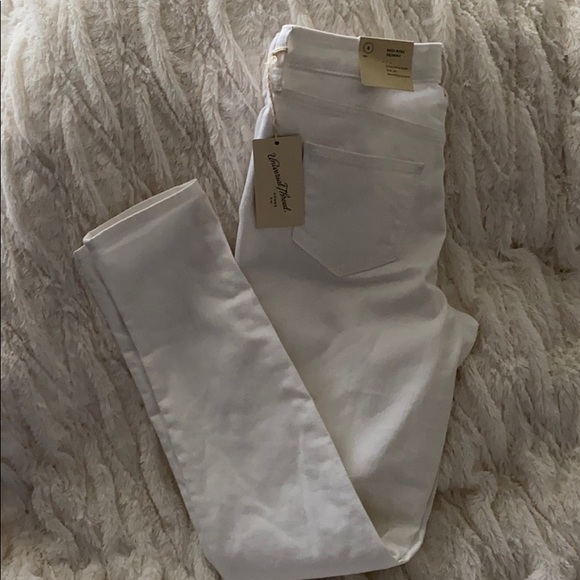 Universal Thread Denim - Universal thread mid rise skinny jeans